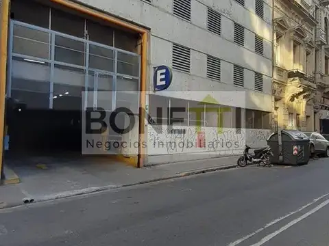 Cochera en excelente ubicacion