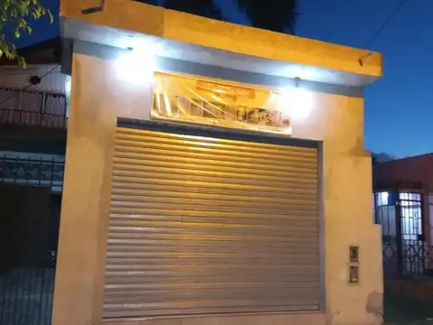 Casa 16 ambientes con 9 baños