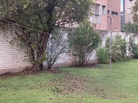 Casa 10 ambientes con 2 baños