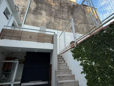 Depto Tipo Casa en Alquiler en Olivos, USD 2.600
