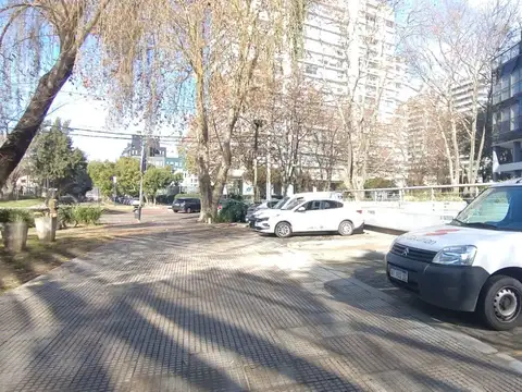 Cochera en venta Vicente Lopez frente a edificio Horizons