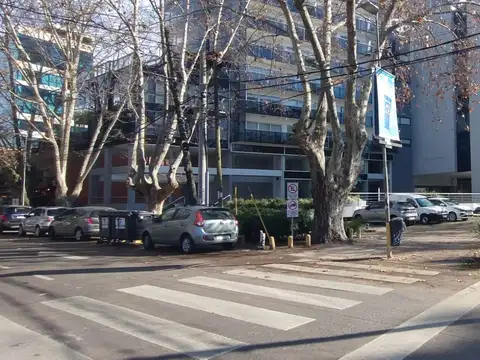 Cochera en venta Vicente Lopez frente a edificio Horizons