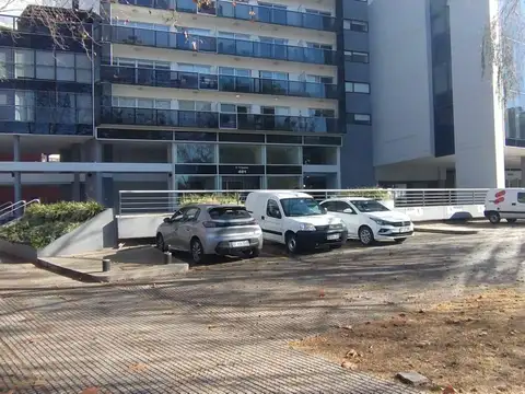 Cochera en venta Vicente Lopez frente a edificio Horizons