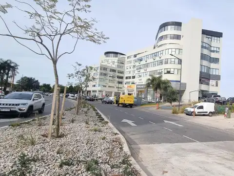 Av Del Puerto 200