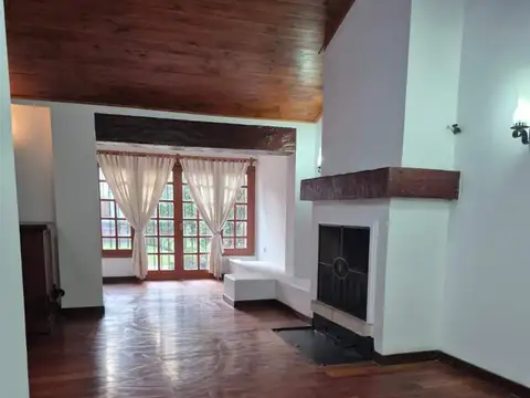 Casa 7 ambientes con 4 baños