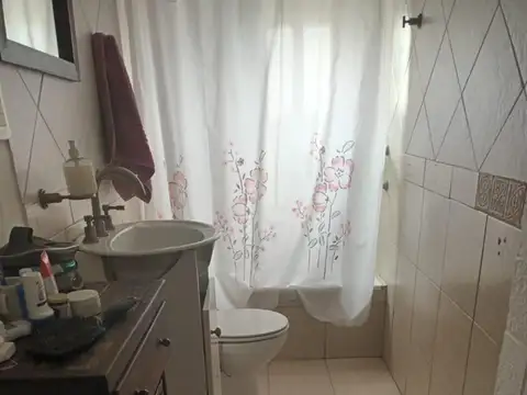 2 DE ABRIL Y AVENIDA PIEDRABUENA 900