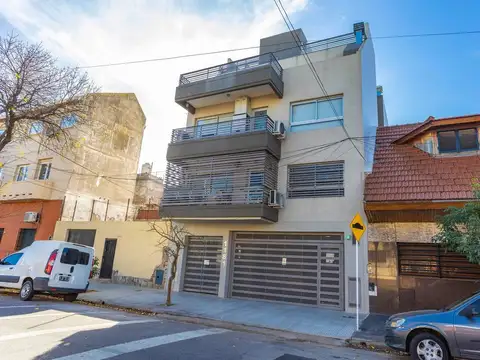 Cocheras en venta en Parque Chacabuco.