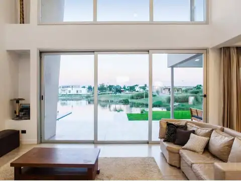 Casa en Venta al Este