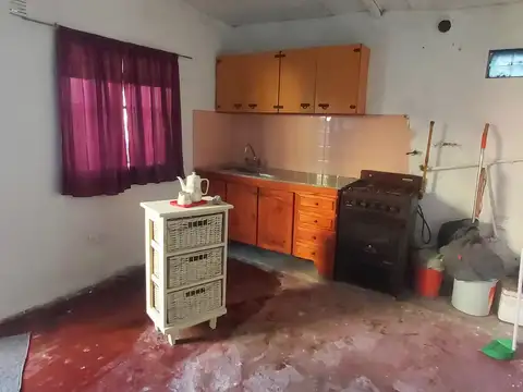 Casa 3 ambientes con 1 baño
