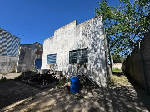 Galpon en Venta 115  mts Fondo