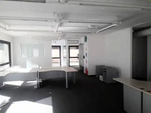 Oficina en Alquiler al Este