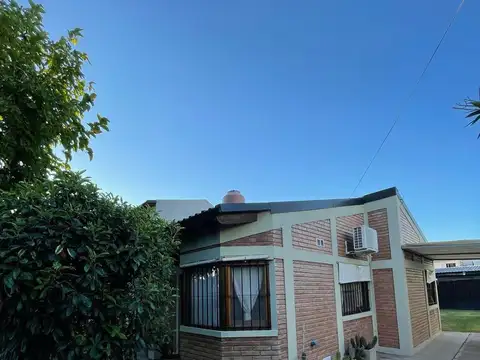 Casa en venta - 2 Dormitorios 1 Baño - General Alvear