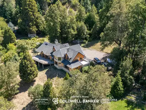 Casa en Alquiler con 4 cocheras