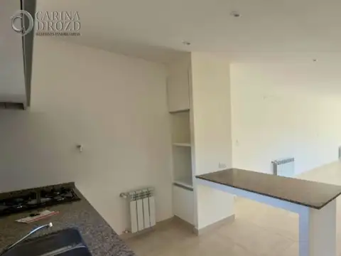 Casa 8 ambientes con 3 baños