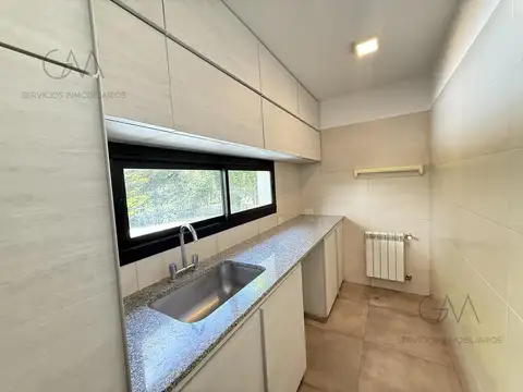 Casa 4 ambientes con 3 baños