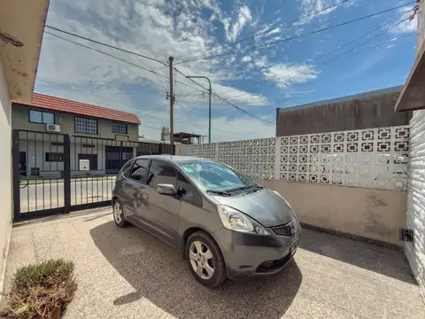 Casa en venta, Ensenada. 2 dormitorios y parque