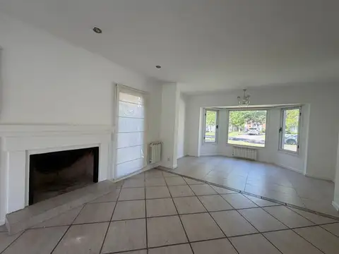 Casa en Alquiler de 4 dormitorios
