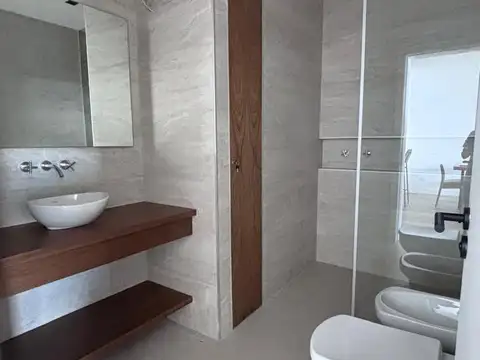 Departamento en Alquiler con 1 cocheras