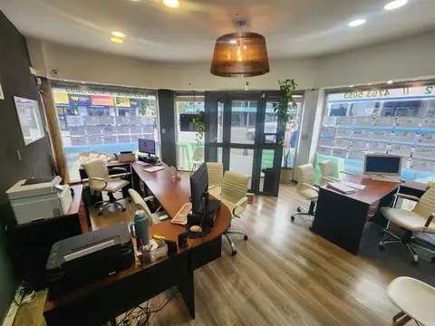 LOCAL EN ESTRATEGICA ESQUINA 55 MTS. MORENO ESQUINA CAMPOS - INGRESO EN NOVIEMBRE - A 100 MTS. PLAZA SAN MARTIN   BAJAS EXPENSAS -