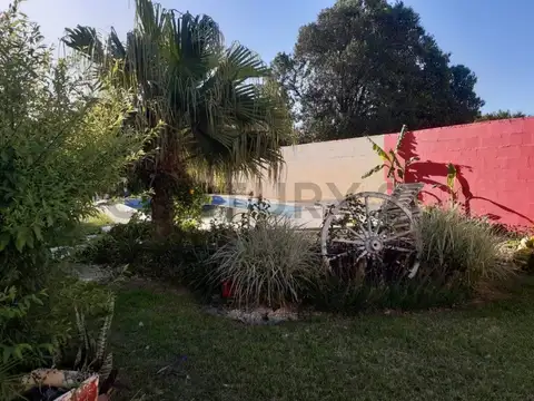 Casa 6 ambientes con 2 baños