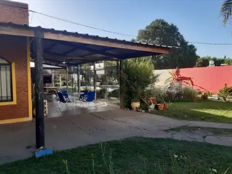 Casa en Venta con 2 cocheras