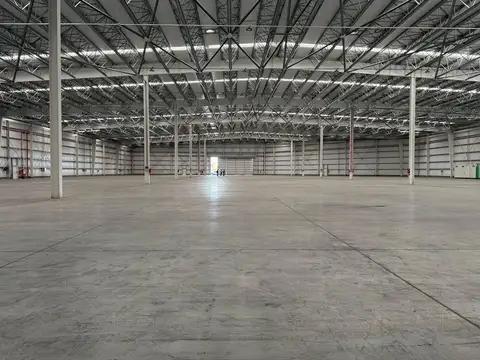 galpon deposito 8800 m2 en  LA PLATA, NAVE INDUSTRIAL TRIPLE A ALQUILA O VENDE