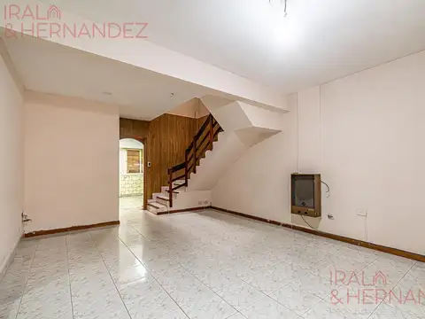 Depto Tipo Casa en Venta de 5 ambientes