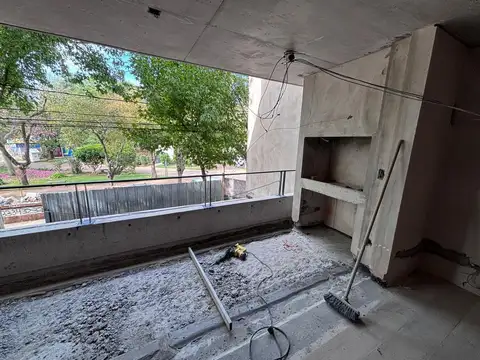 VENTA 2 AMBIENTES AL FRENTE CON COCHERA EN SAN ISIDRO