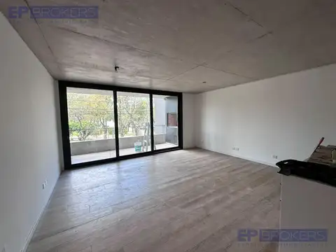 VENTA 2 AMBIENTES AL FRENTE CON COCHERA EN SAN ISIDRO