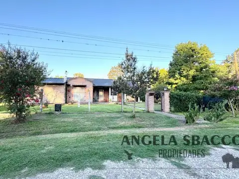 Casa 4 ambientes con 2 baños