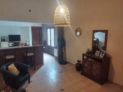 Casa en Venta en Alto Alberdi, USD 90.000