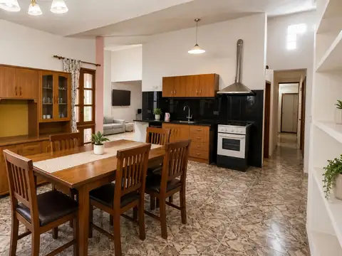 Casa 5 ambientes con 1 baño