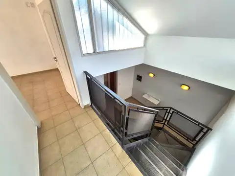 AMPLIA OFICINA EN PLANTA BAJA | APROX. 80 M² | UBICACIÓN ESTRATÉGICA.