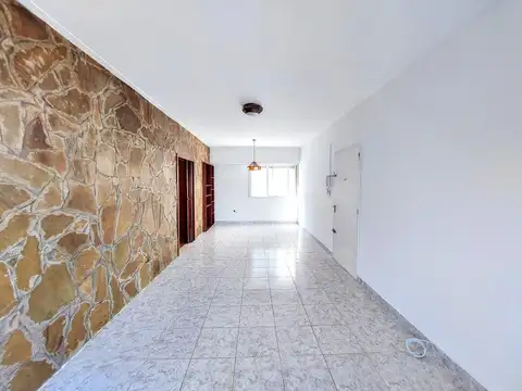 Departamento en Alquiler en Ramos Mejia, $ 900.000
