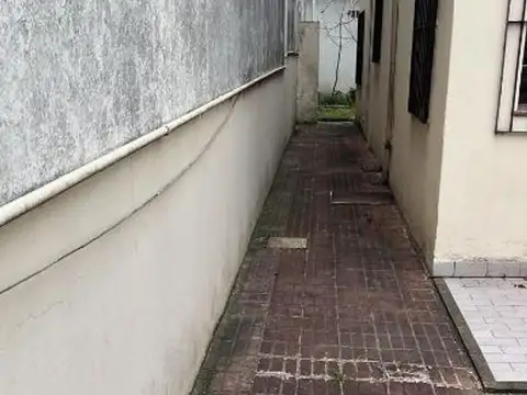 Depto Tipo Casa en Alquiler en Quilmes, $ 600.000