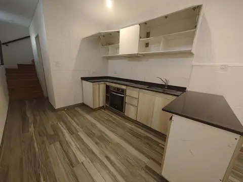 Depto Tipo Casa en Alquiler de 1 dormitorio