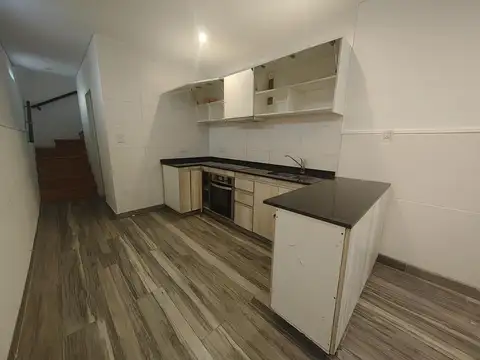 Depto Tipo Casa 2 ambientes con 1 baño