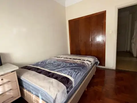 CASA EN VENTA C/AMPLIO FONDO Y QUINCHO-AVELLANEDA