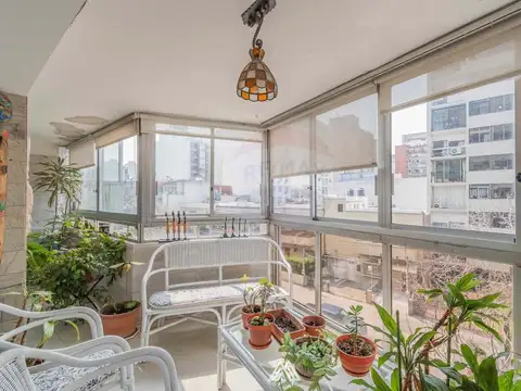 VENTA APTO POCITOS 3 DORM - SERVICIO Y 2 COCHERAS