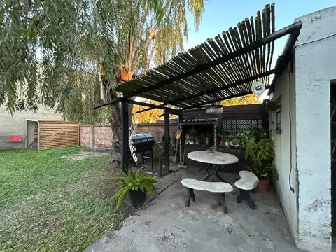 Casa 2 ambientes con 1 baño