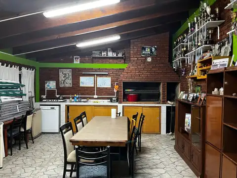 Hermosa Casa Quinta en Glew, a metros de Cap. Olivera