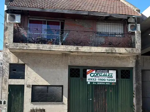 Casa con galpón en lote propio – Ideal uso mixto – Parque Patricios