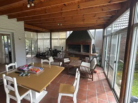 Casa en Venta con 6 cocheras