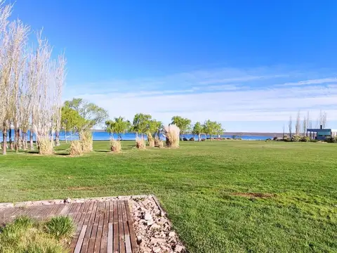 Venta  Lote 878m2,  B° La Peninsula  Mari Menuco