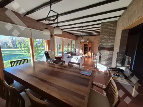 En venta | Casa de 3 dormitorios, quincho y pileta | Plottier