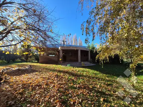 En venta | Casa de 3 dormitorios, quincho y pileta | Plottier