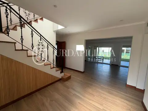 Casa 6 ambientes con 3 baños
