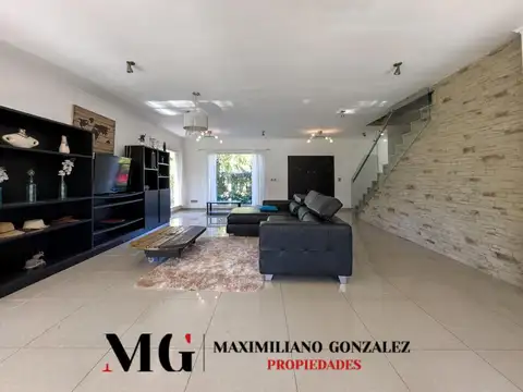 Casa en Venta en La Celia, USD 379.000