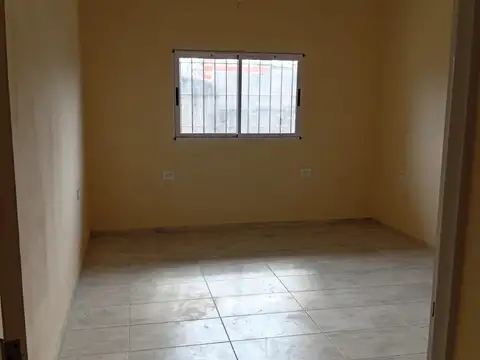 Alquiler | Casa | 2 Dormitorios | Capitán Bermúdez | Barrio Posta