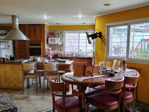 Casa en Venta en Berazategui, USD 159.000